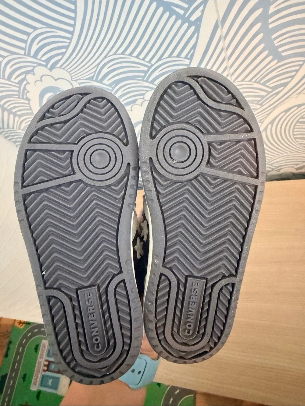 Converse Kids Low-Top Sneakers in Charcoal Gray with White Star Chevron